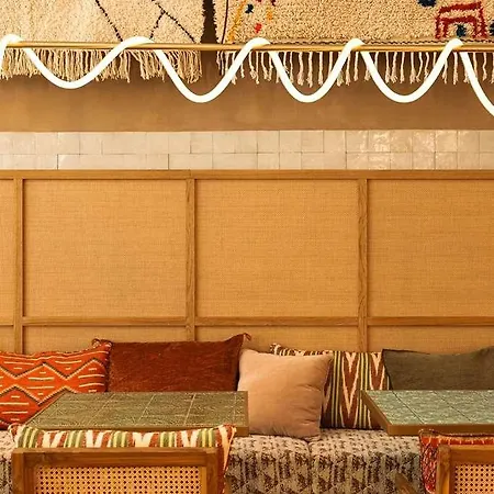 Bloom House * פריז