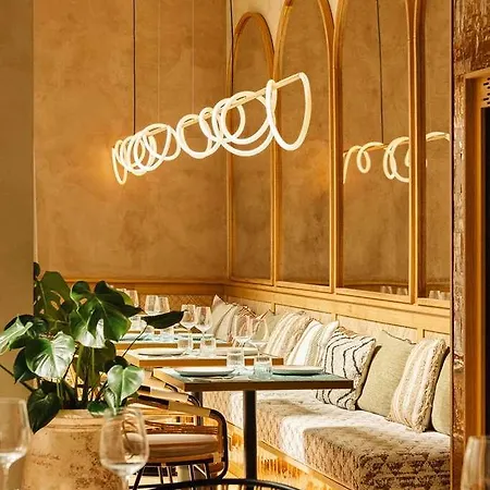 Bloom House מלון